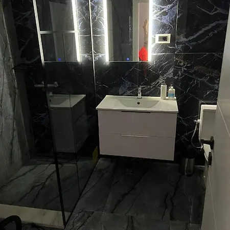 Apartment Bloc Nou - Self Check In - Free Parking