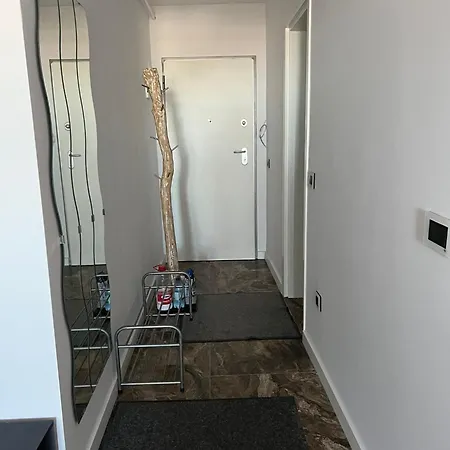 Apartment Bloc Nou - Self Check In - Free Parking Craiova