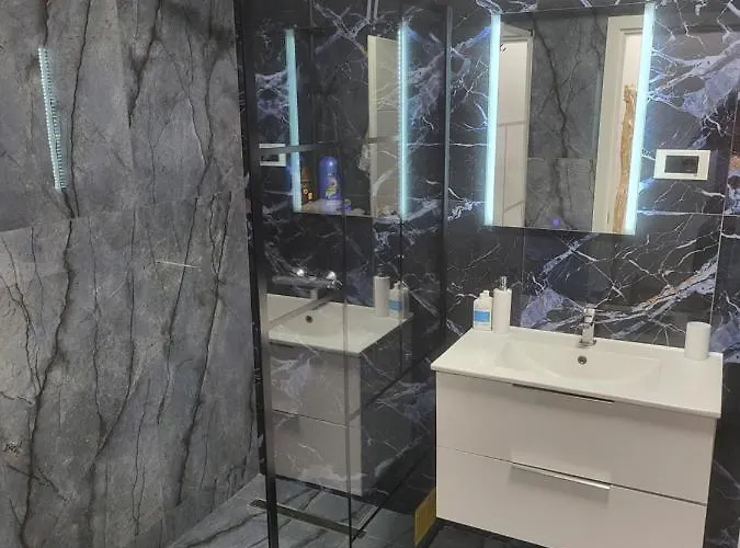 Apartament Bloc Nou - Self Check In - Free Parking