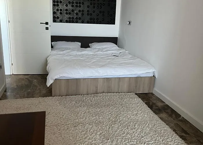 Apartament Bloc Nou - Self Check In - Free Parking